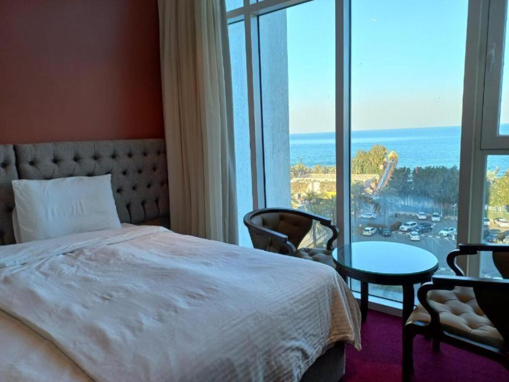Gulf Blue Waves أمواج الخليج الزرقاء Hotell Kuwait City Exteriör bild