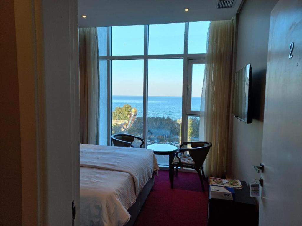 Gulf Blue Waves أمواج الخليج الزرقاء Hotell Kuwait City Exteriör bild