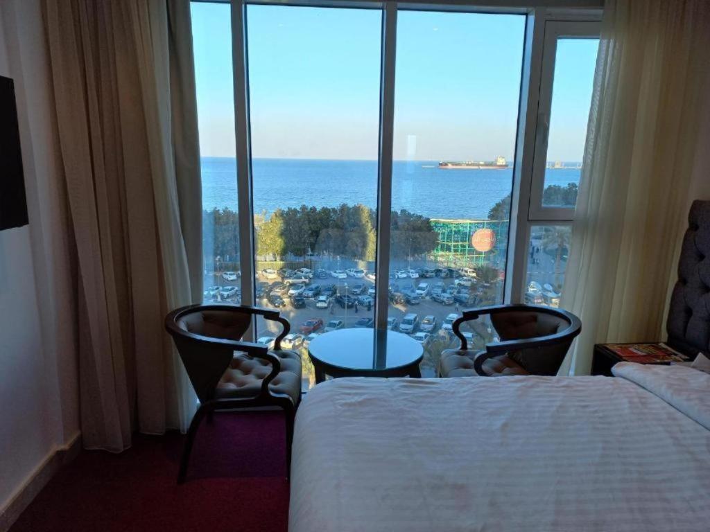 Gulf Blue Waves أمواج الخليج الزرقاء Hotell Kuwait City Exteriör bild