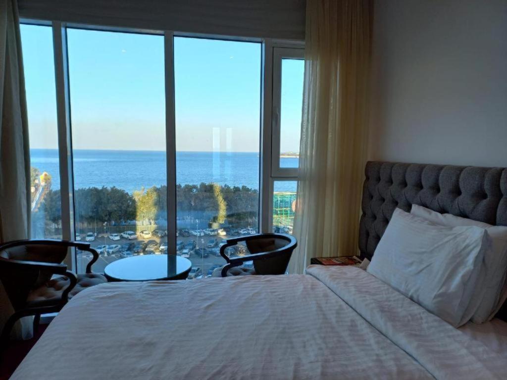 Gulf Blue Waves أمواج الخليج الزرقاء Hotell Kuwait City Exteriör bild