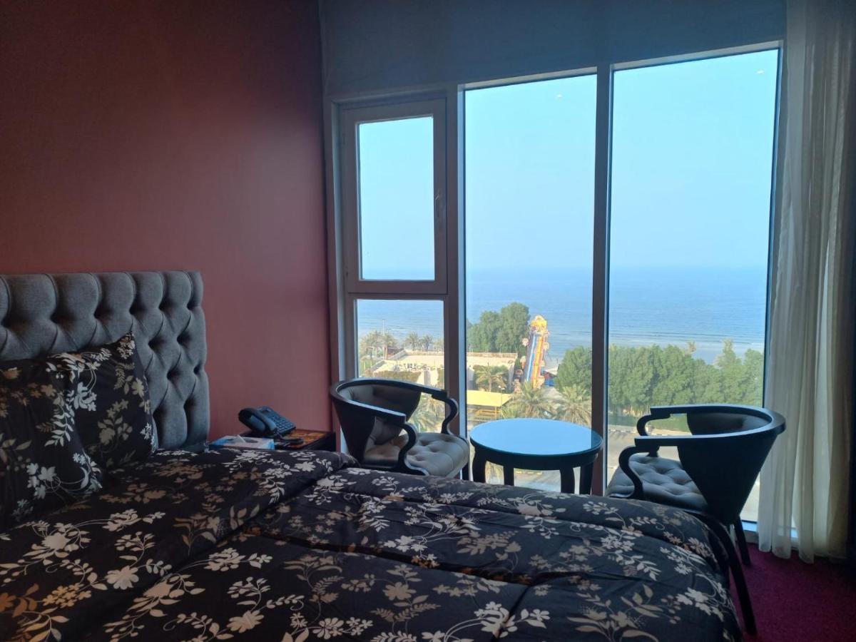 Gulf Blue Waves أمواج الخليج الزرقاء Hotell Kuwait City Exteriör bild